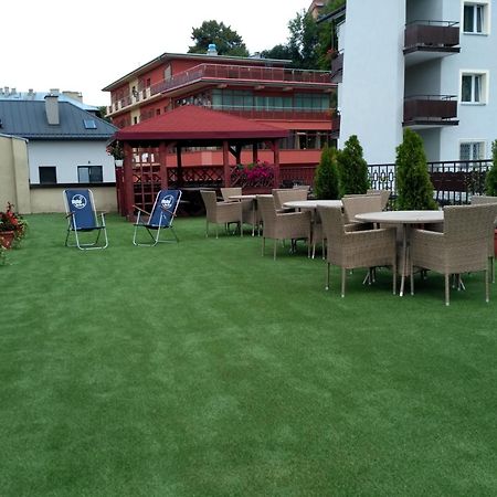Hotel *** Nat Krynica-Zdrój Exteriör bild