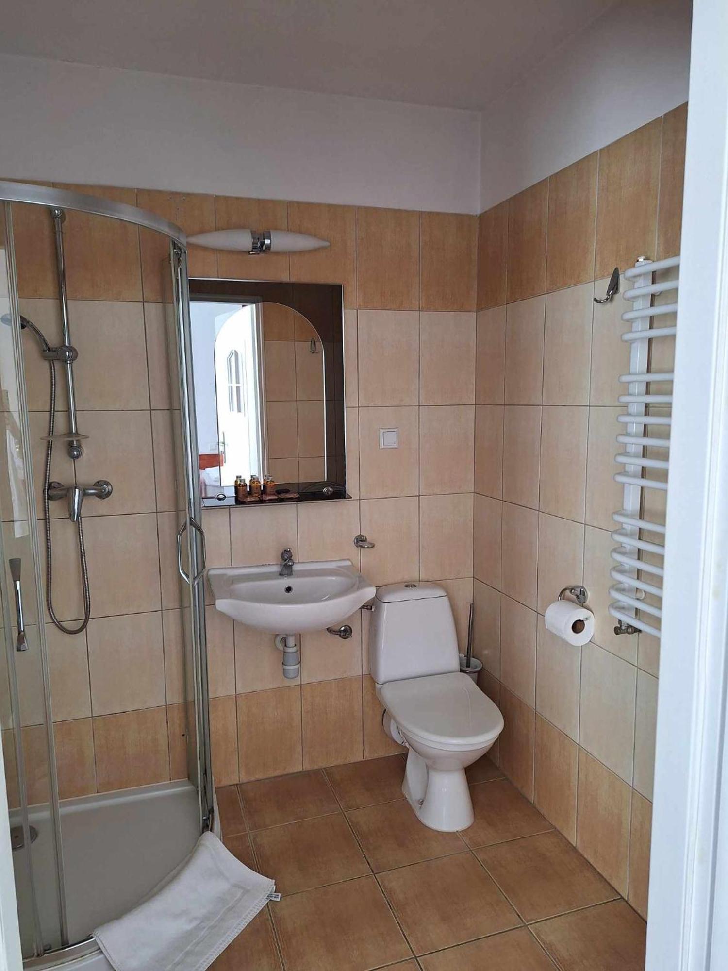 Hotel *** Nat Krynica-Zdrój Exteriör bild
