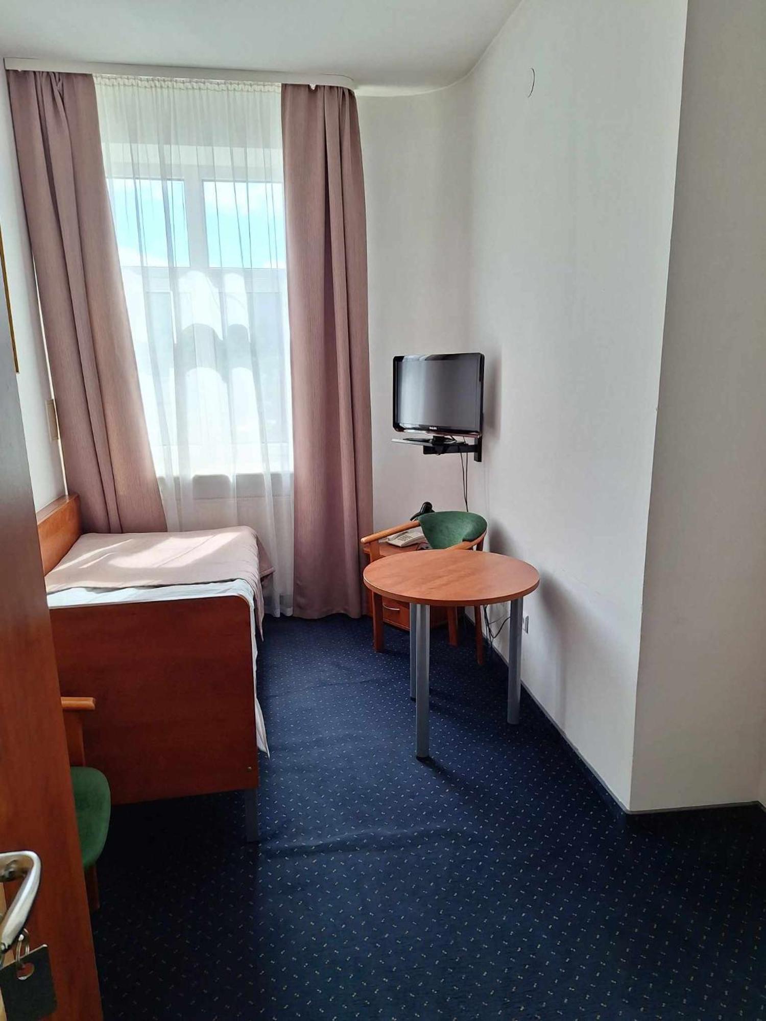 Hotel *** Nat Krynica-Zdrój Exteriör bild