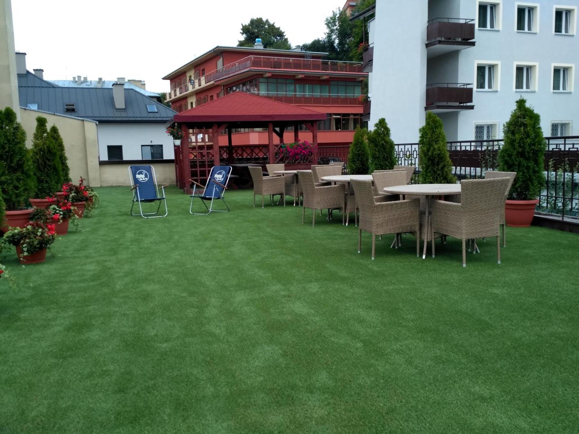 Hotel *** Nat Krynica-Zdrój Exteriör bild