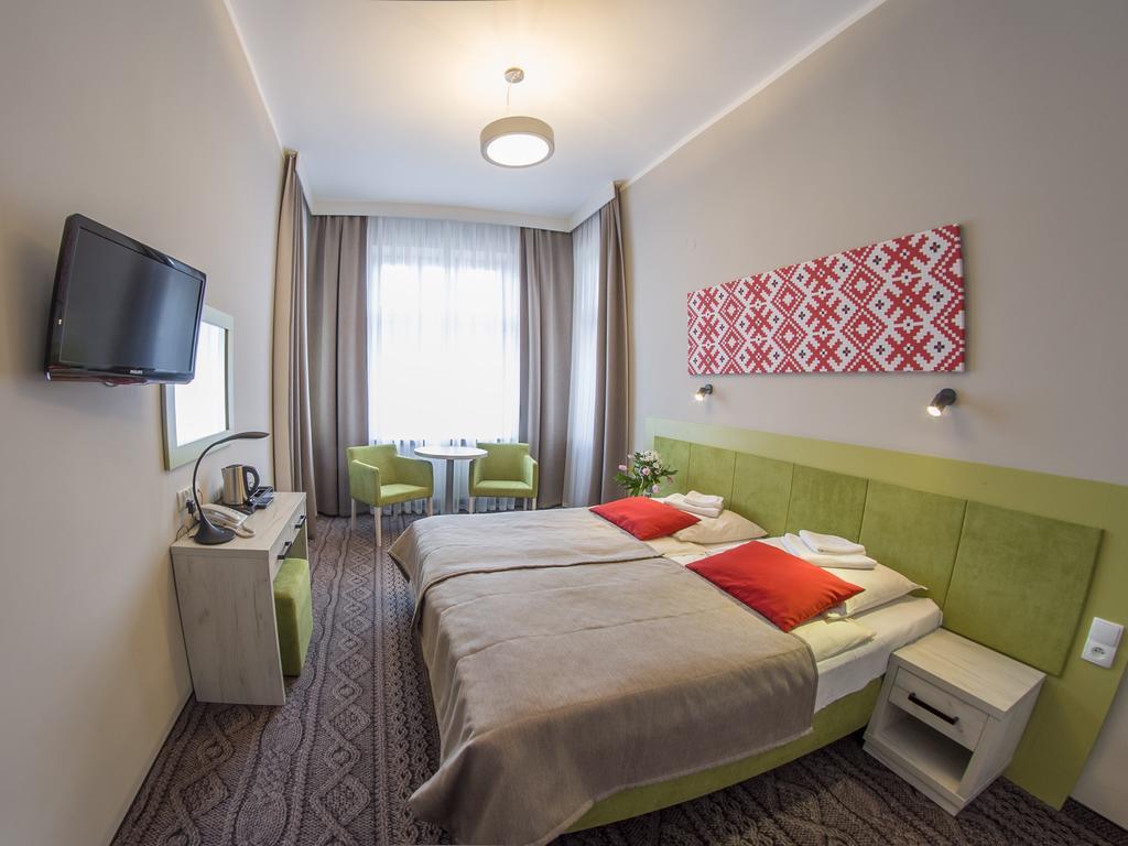Hotel *** Nat Krynica-Zdrój Exteriör bild