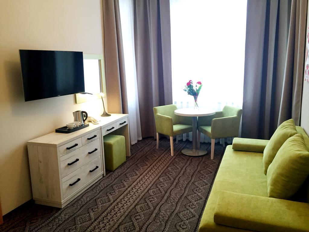 Hotel *** Nat Krynica-Zdrój Exteriör bild