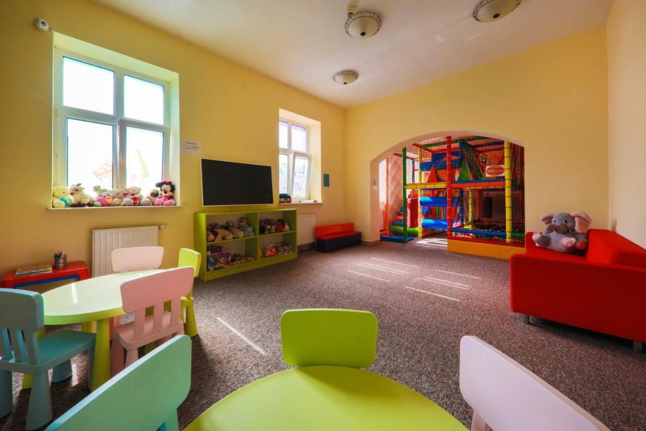 Hotel *** Nat Krynica-Zdrój Exteriör bild
