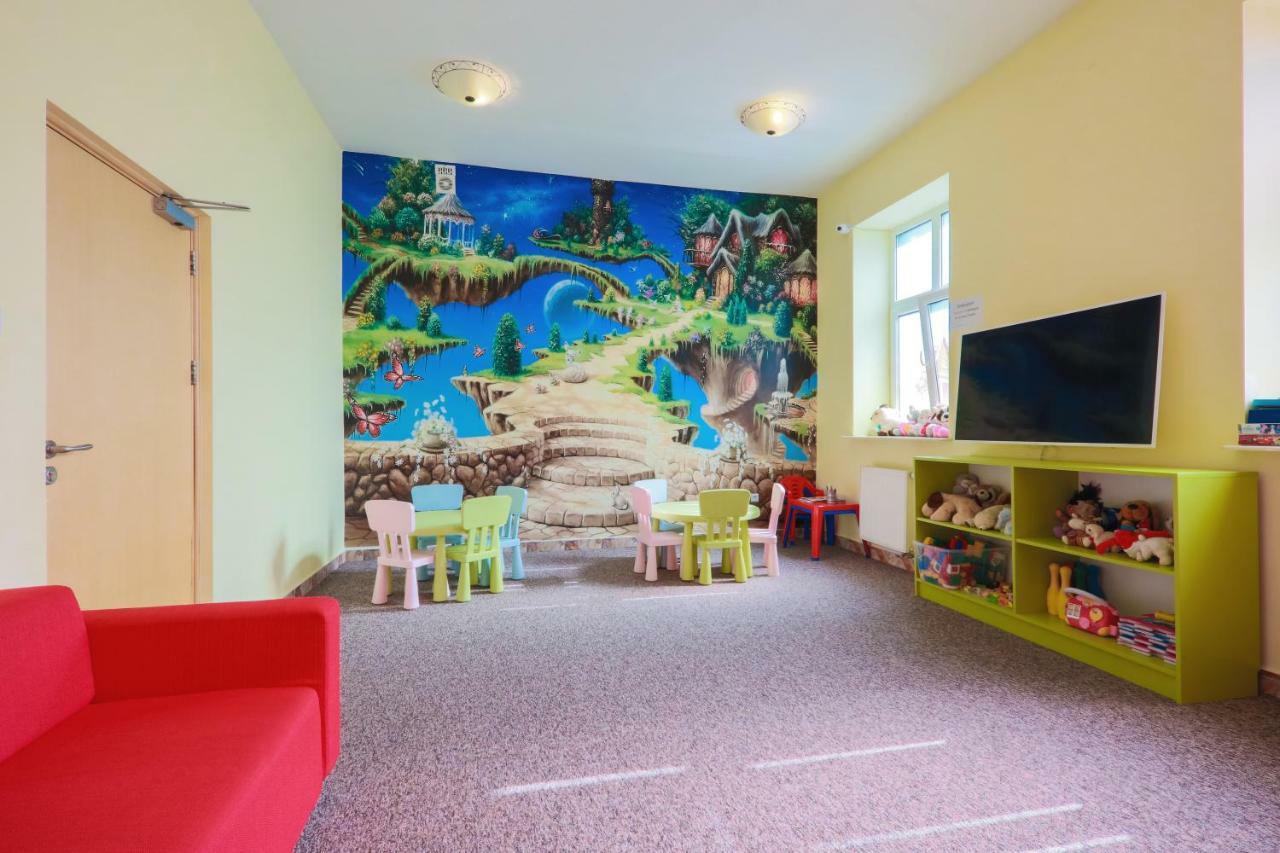 Hotel *** Nat Krynica-Zdrój Exteriör bild